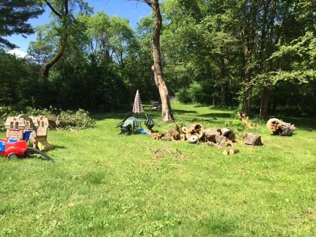 8890 N Hollywood Rd - Photo 2 of 12