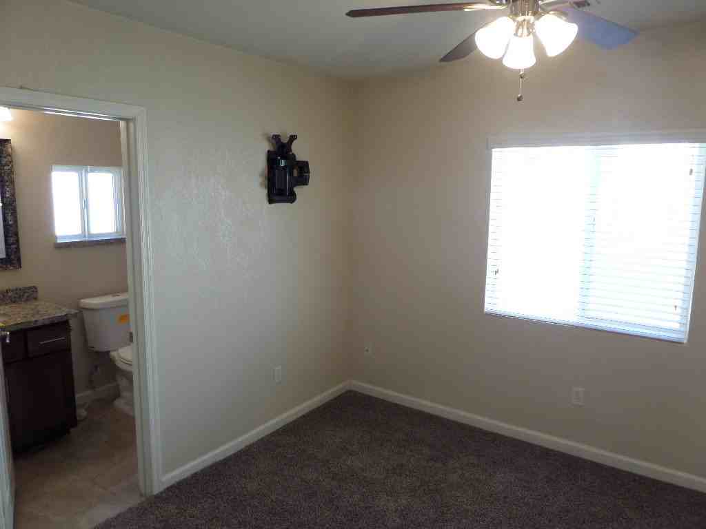 510 W Rio Salado Pkwy - Photo 3 of 9