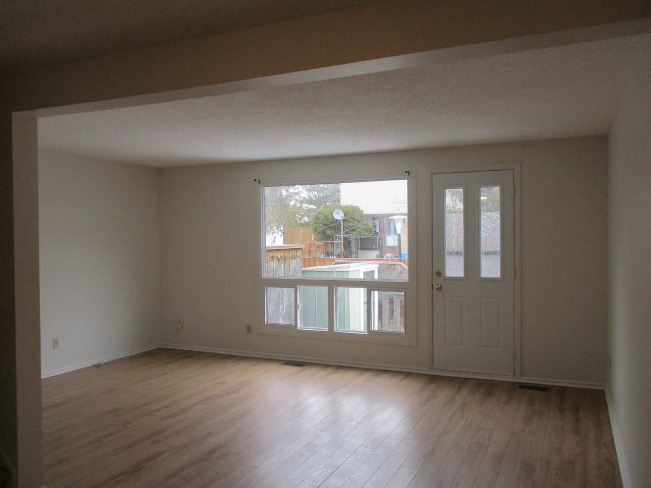 109 Thistledown Ct - Photo 2 of 16