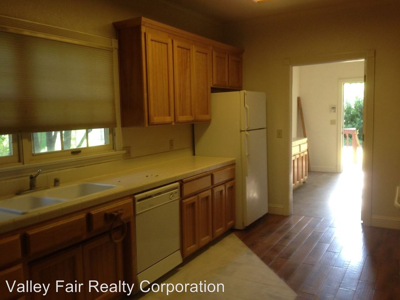 3864 Lincoln Rd - Photo 2 of 7