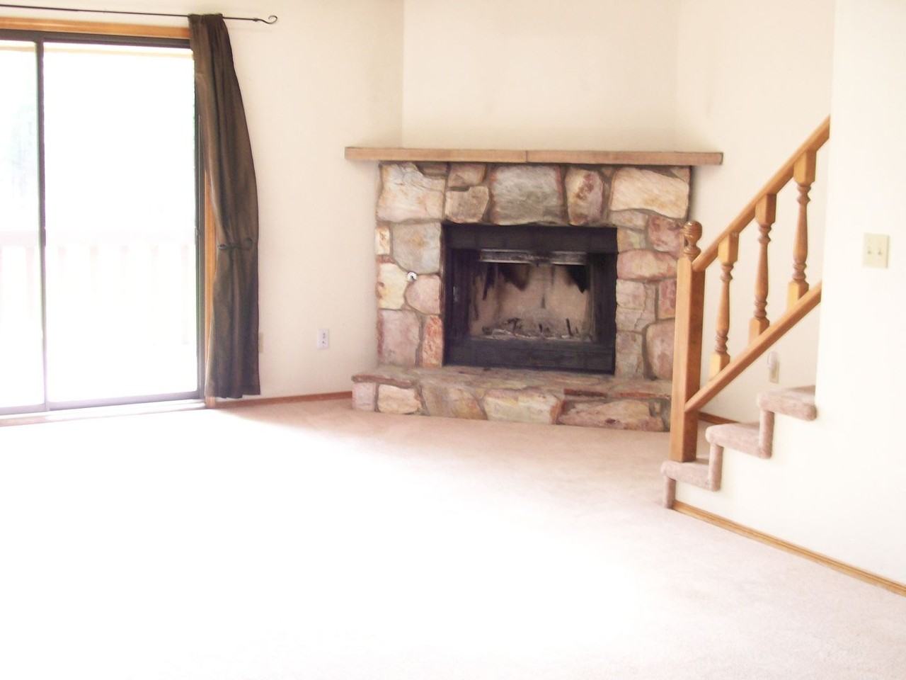 2446 N Earle Dr - Photo 3 of 9