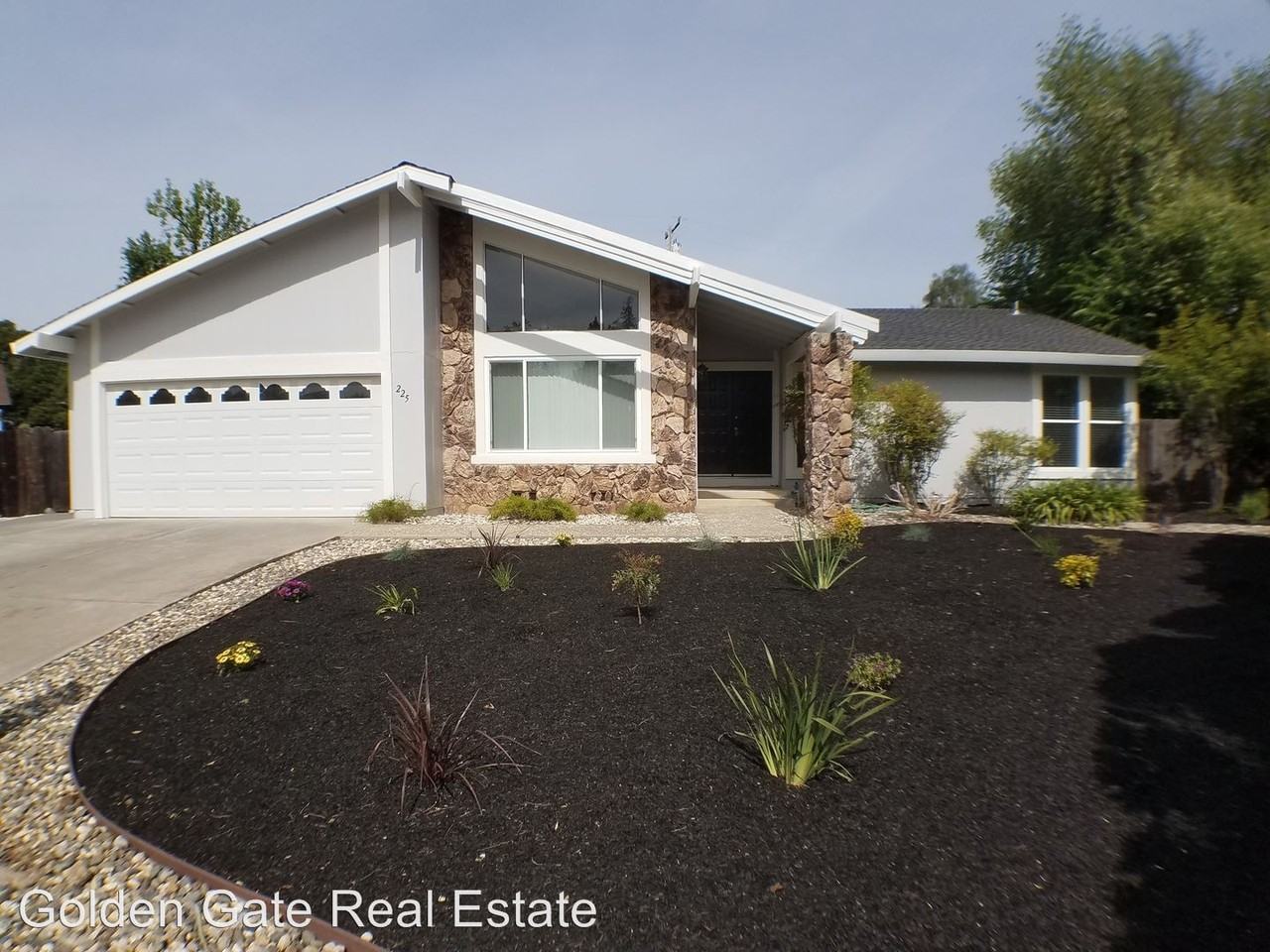 225 Southbrook Pl - Photo 2 of 32