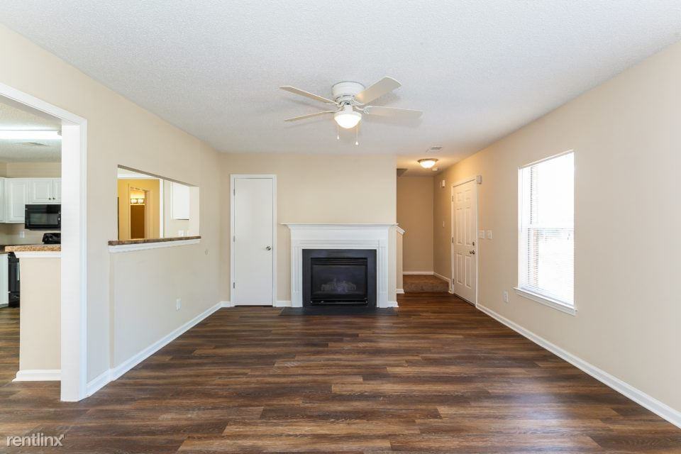 112 E Lake Trail - Photo 3 of 17