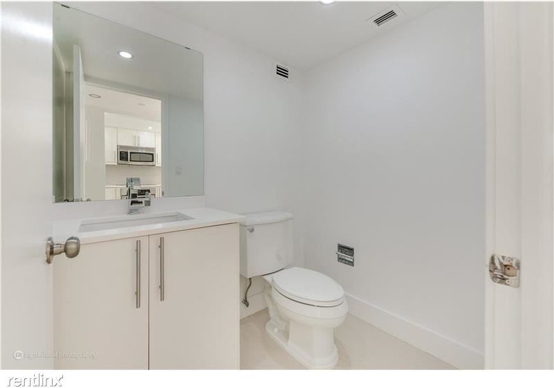 Brickell Place Condo - Photo 2 of 5