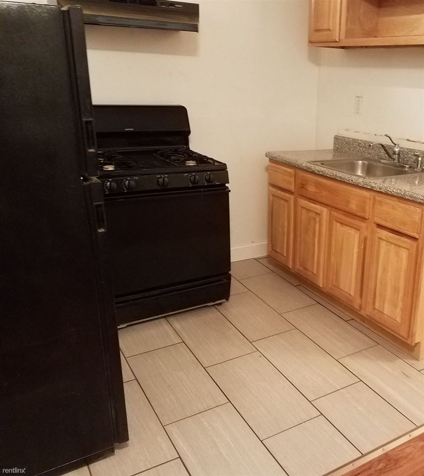 36 Middle Rose St - Photo 2 of 6