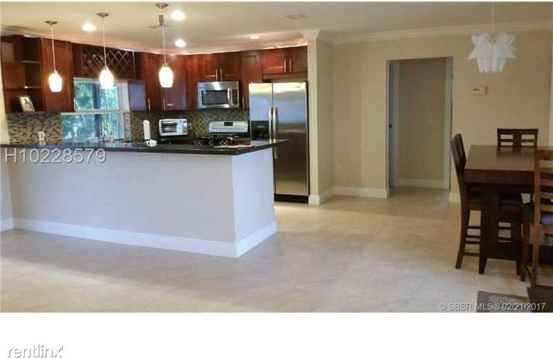 3831 NW 113th Terrace - Photo 2 of 4