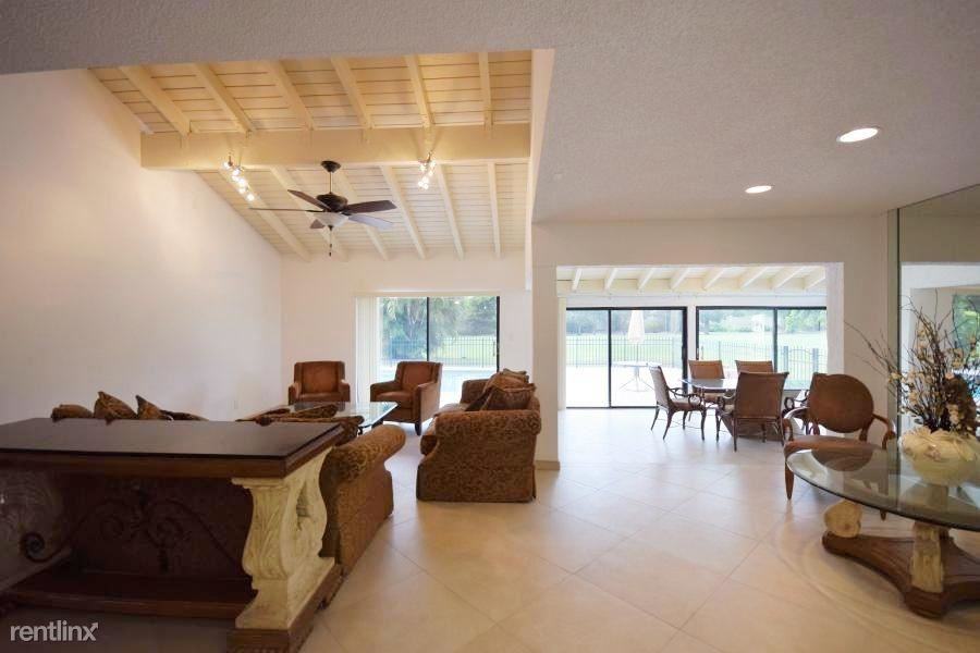 908 Foxpointe Cir - Photo 3 of 20