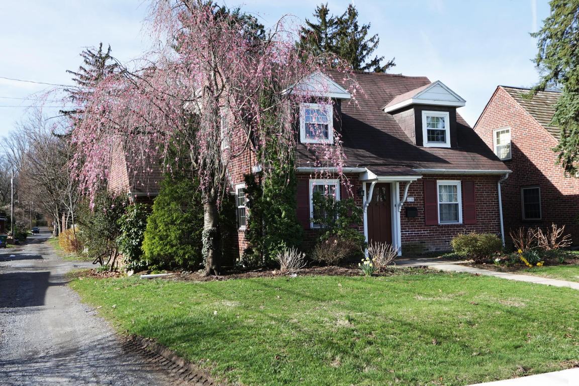 1114 W Ross St - Photo 3 of 26