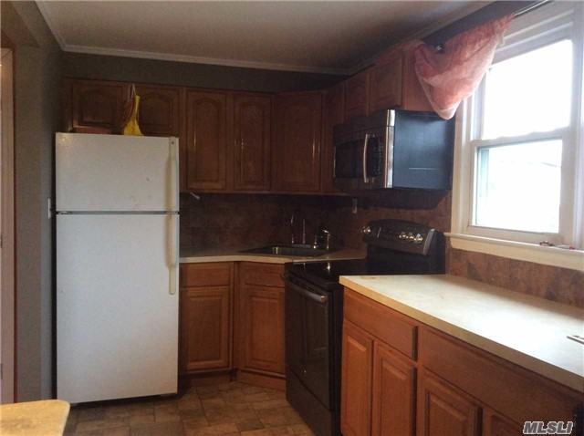 113 Barnum St - Photo 3 of 7