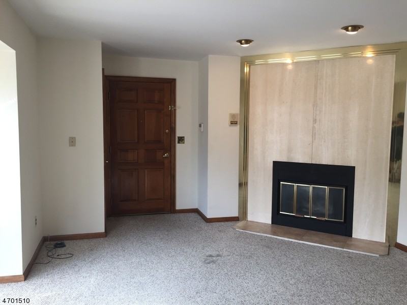 4 Falls Bridge Dr - Photo 2 of 17