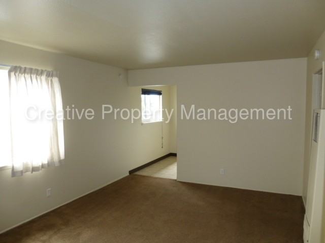 958 Amador Ave - Photo 2 of 5