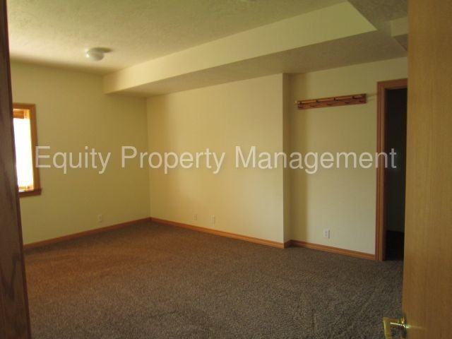 1774 Jensen Meadow Ln - Photo 3 of 4