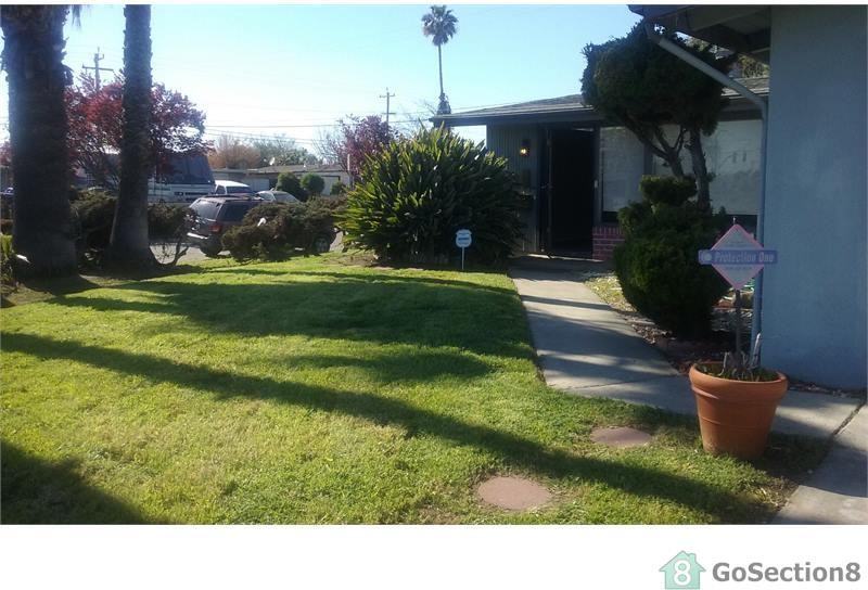 1751 Darwin Way - Photo 2 of 5