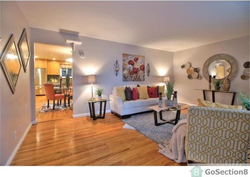 4923 Dickinson Dr - Photo 3 of 20