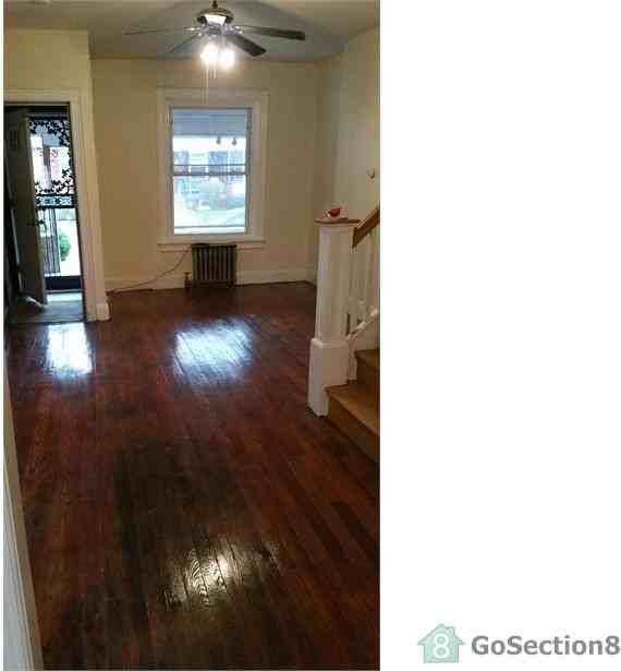 257 Highland Ave - Photo 2 of 4