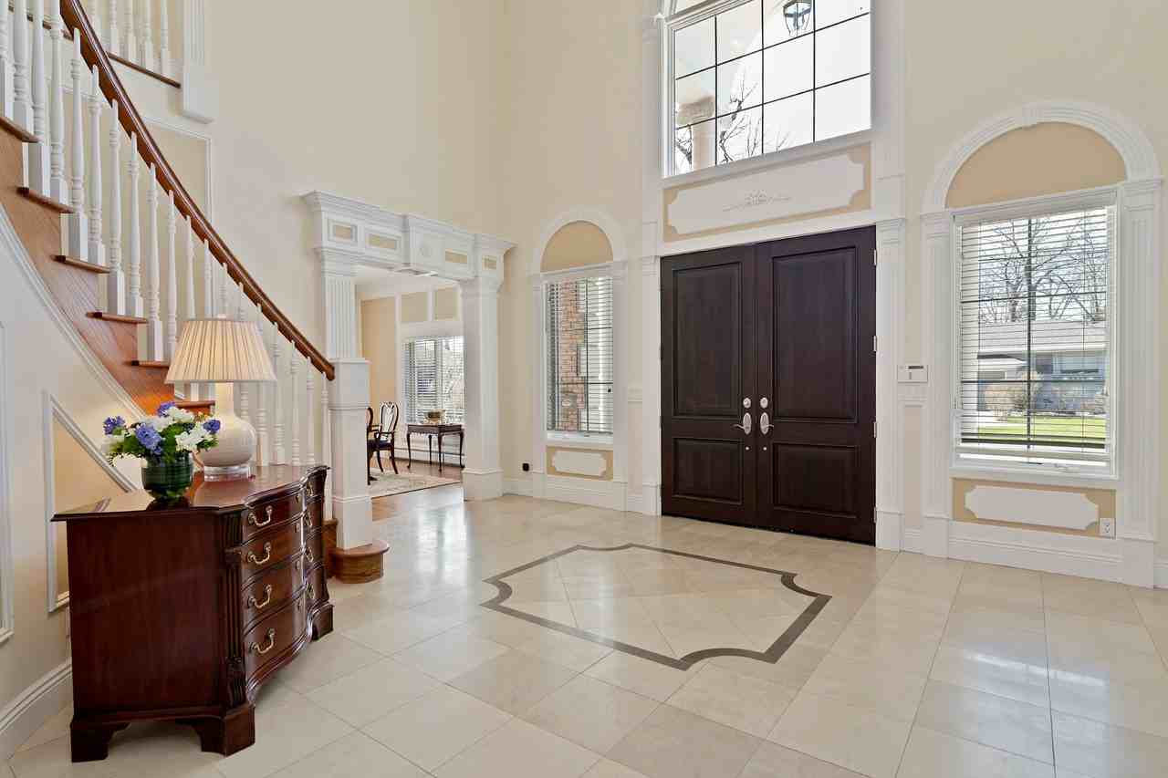 53 Stephen Dr - Photo 3 of 25