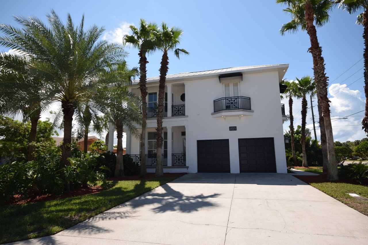 2221 Gulf Blvd - Photo 2 of 38