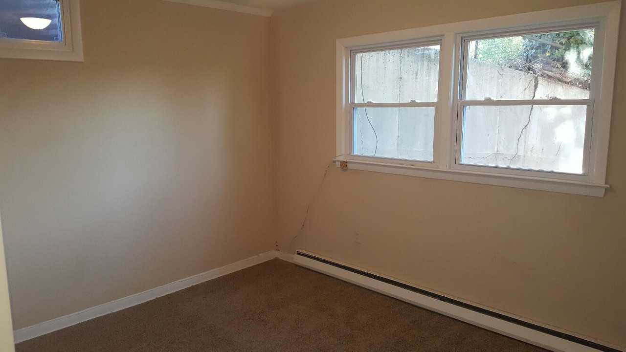 820 Welton Ave SW - Photo 3 of 6