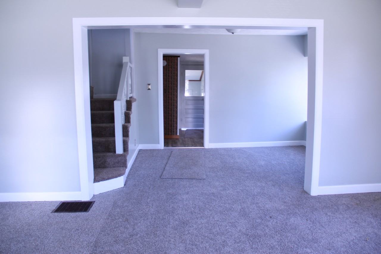 1405 E Elm St - Photo 2 of 13