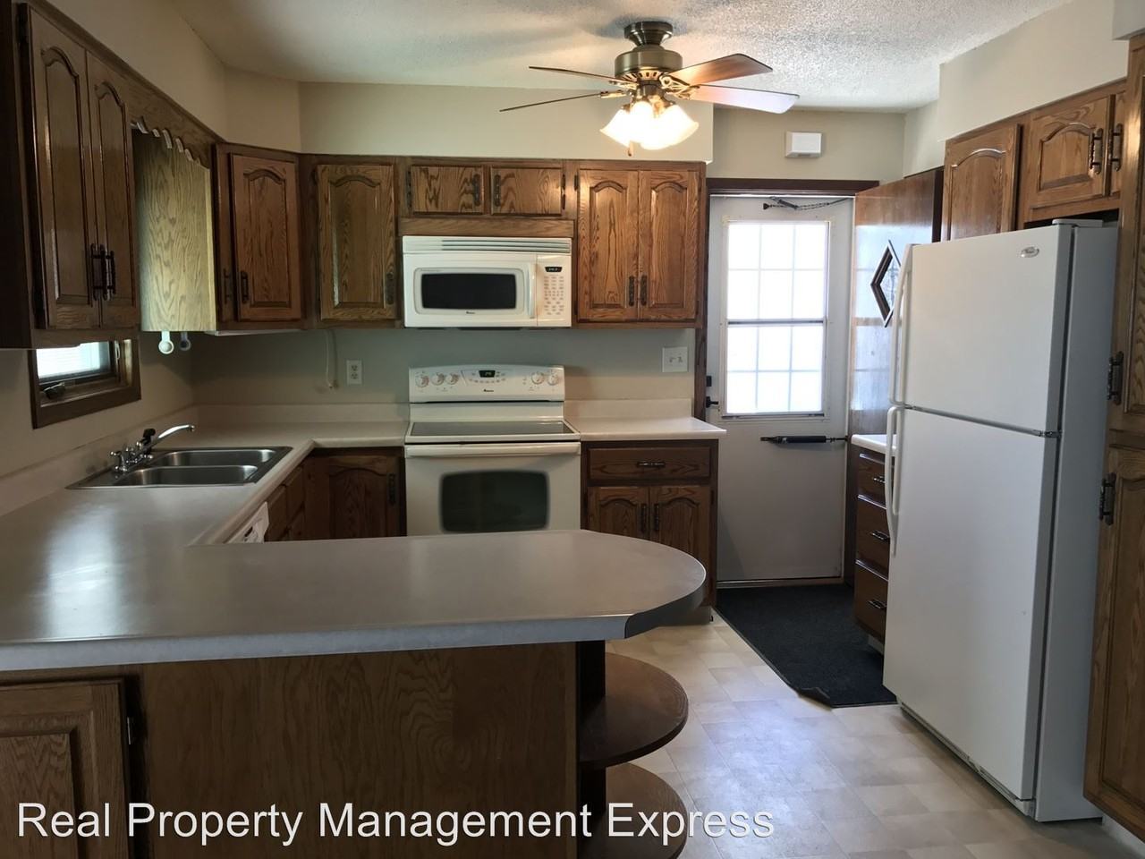 233 E Pam Rd - Photo 3 of 21