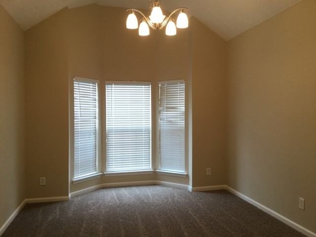 433 Barkley Ct - Photo 3 of 16