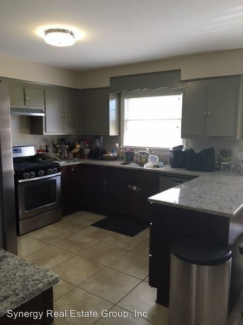 6205 Robin Hill Rd - Photo 2 of 15