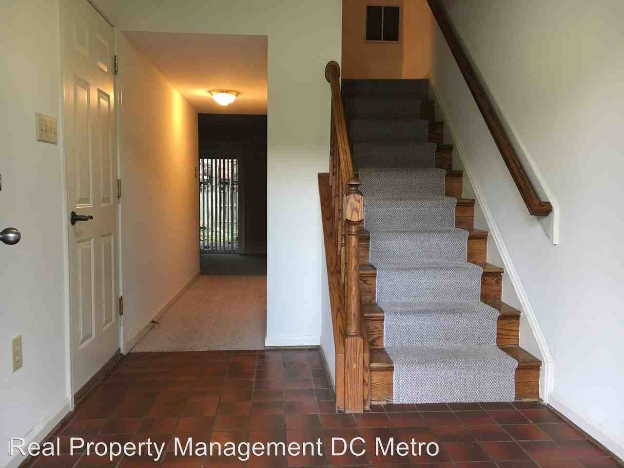 8024 Hollow Reed Ct - Photo 2 of 15