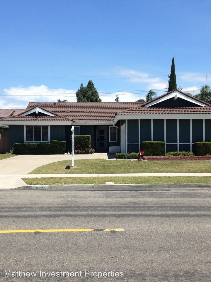 6041 Cerulean Ave - Photo 2 of 11