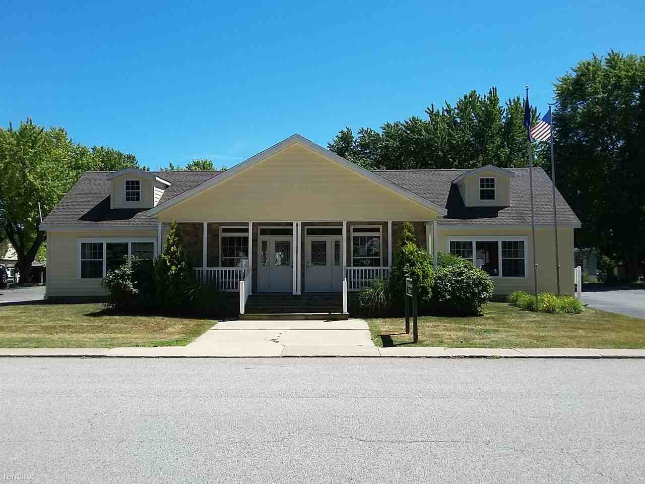 Williamsburg Manor Apartments 2257 Montdale Dr, Valparaiso, IN 46383