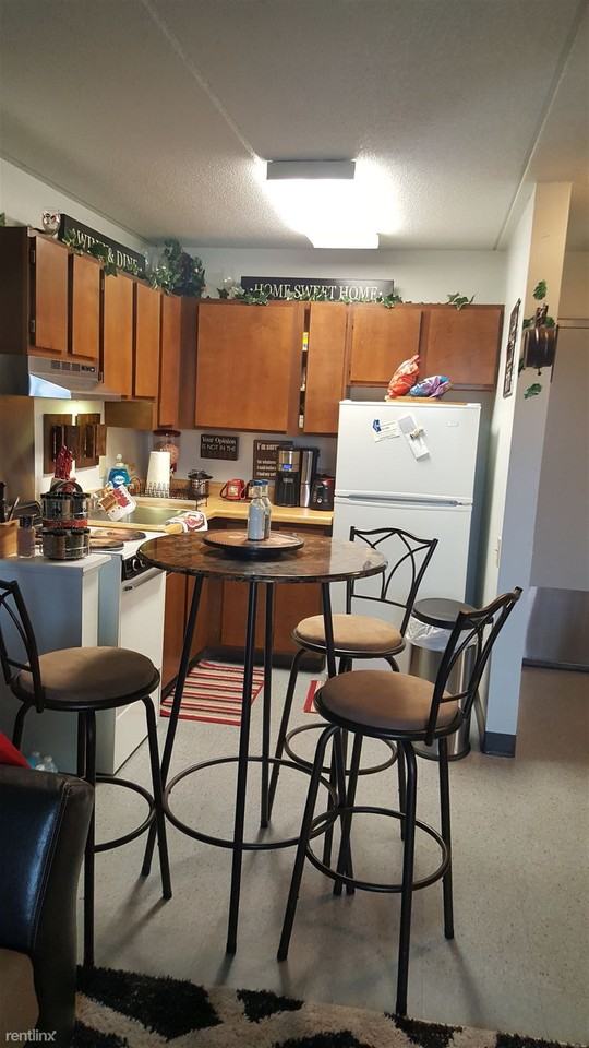 Smith Manor - Photo 2 of 8