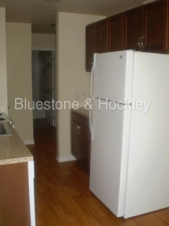 2623 SE Willard St - Photo 3 of 5