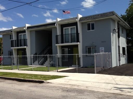 1000 NW 5th St #1 - Photo 3 of 10