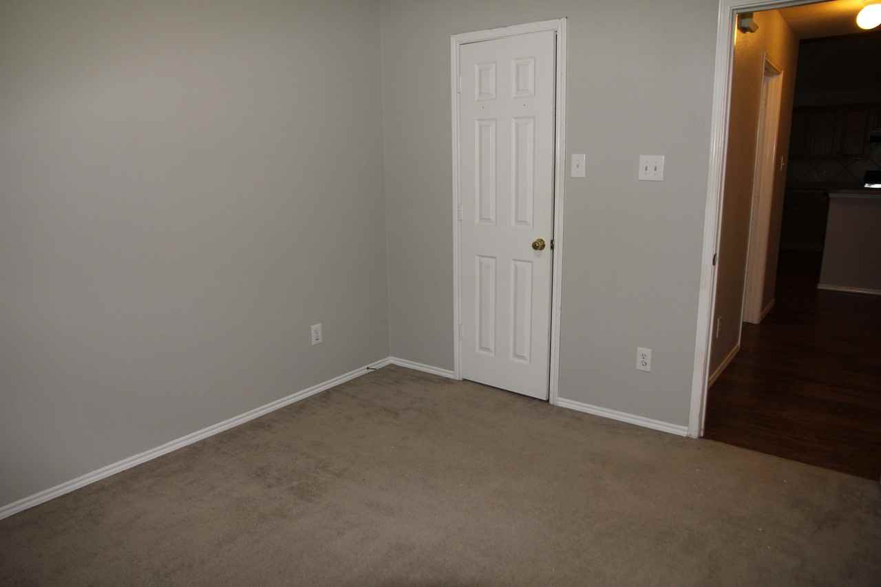 9120 Bedford Lane - Photo 3 of 21