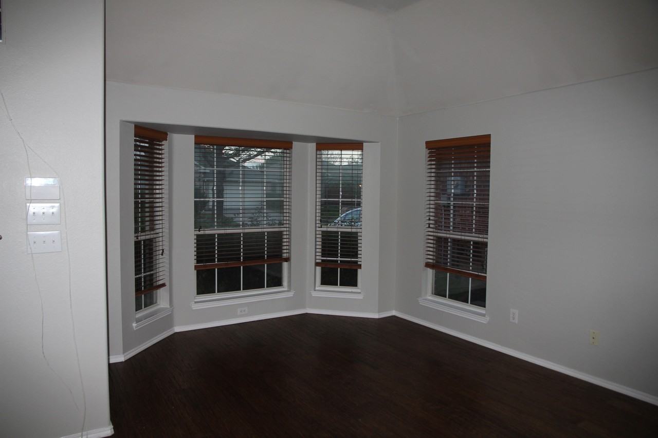 9120 Bedford Lane - Photo 2 of 21