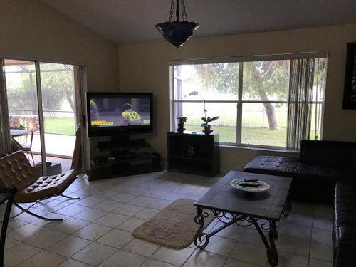 5609 Descartes Cir - Photo 2 of 8