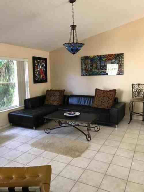 5609 Descartes Cir - Photo 3 of 8