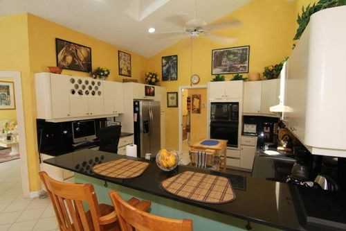 10228 Shireoaks Ln - Photo 2 of 8