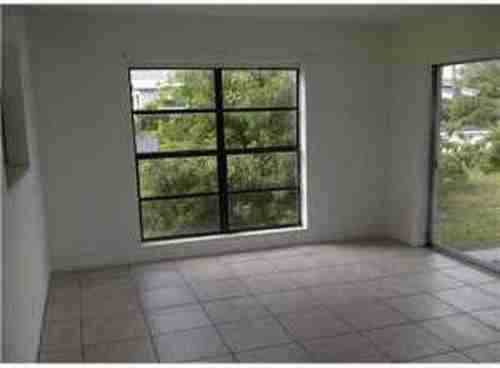 2280 NW 2nd St - Photo 2 of 5