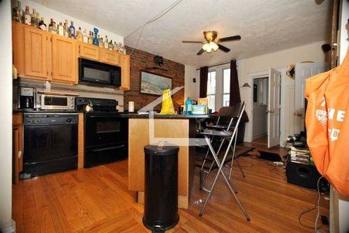 1122 Commonwealth Ave #2 - Photo 2 of 5