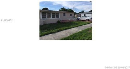 2801 NW 7th Ct - Photo 3 of 8