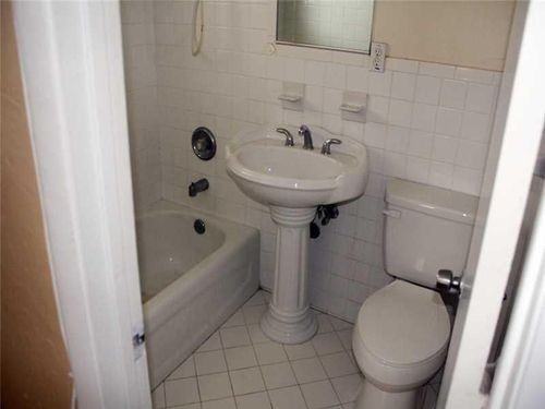 608 S Riverside Dr - Photo 2 of 7