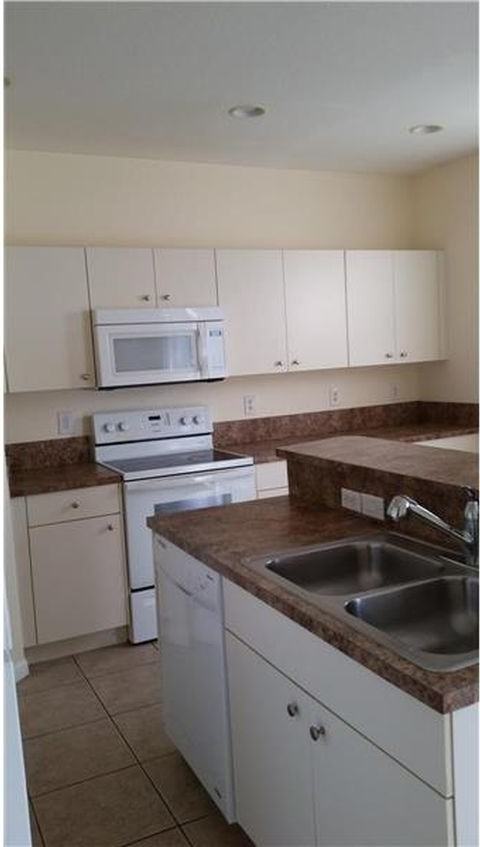2508 SW 85th Terrace #105 - Photo 2 of 8
