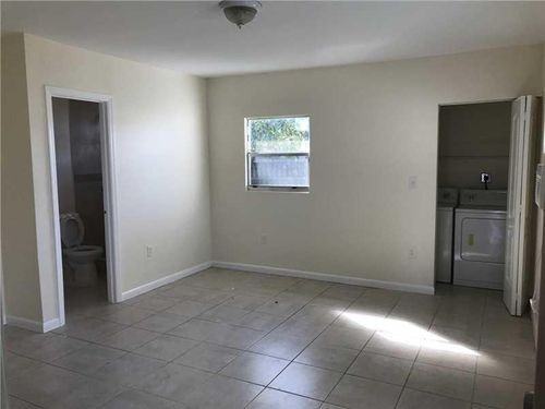 1920 N 65th Way - Photo 3 of 7