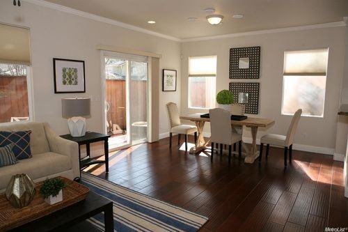 2130 Sterling Dr - Photo 3 of 8