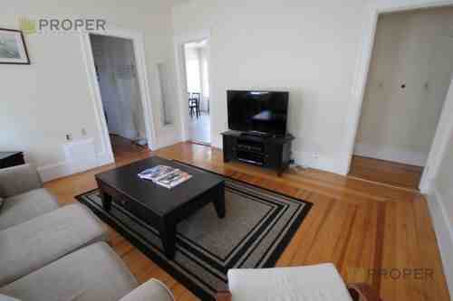33 Easton St - Photo 3 of 8