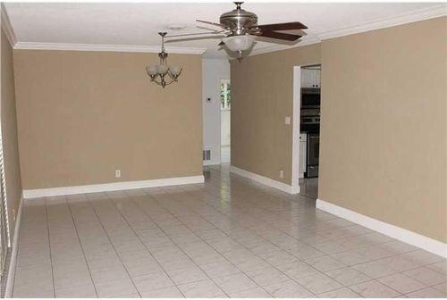 1941 NE 56th St #2 - Photo 2 of 8