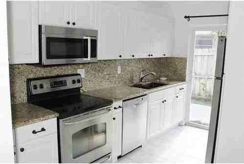 1941 NE 56th St #2 - Photo 3 of 8