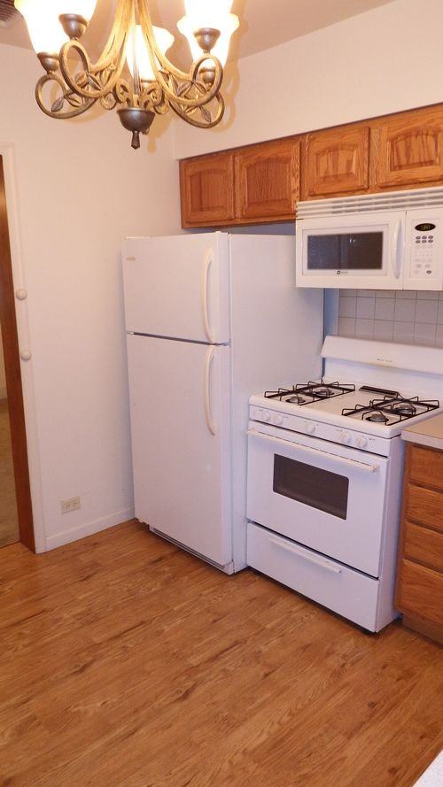 237 N Aberdeen Ave - Photo 2 of 8