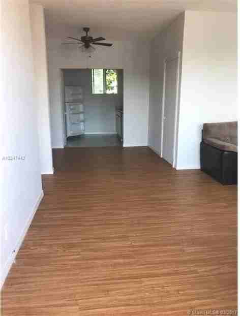 7421 Carlyle Ave #5 - Photo 3 of 7