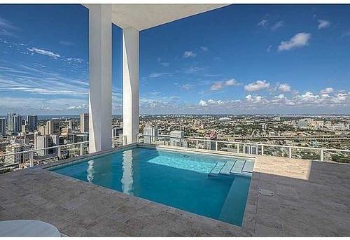 1040 Biscayne Blvd - Photo 2 of 8